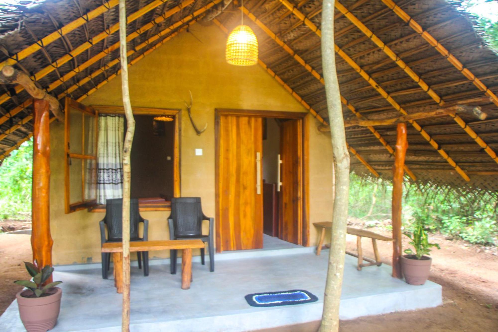 Jungle Host Hostel And Tree House Sigiriya Bagian luar foto