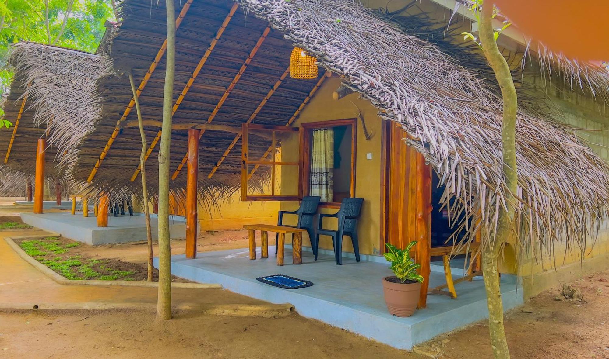 Jungle Host Hostel And Tree House Sigiriya Bagian luar foto