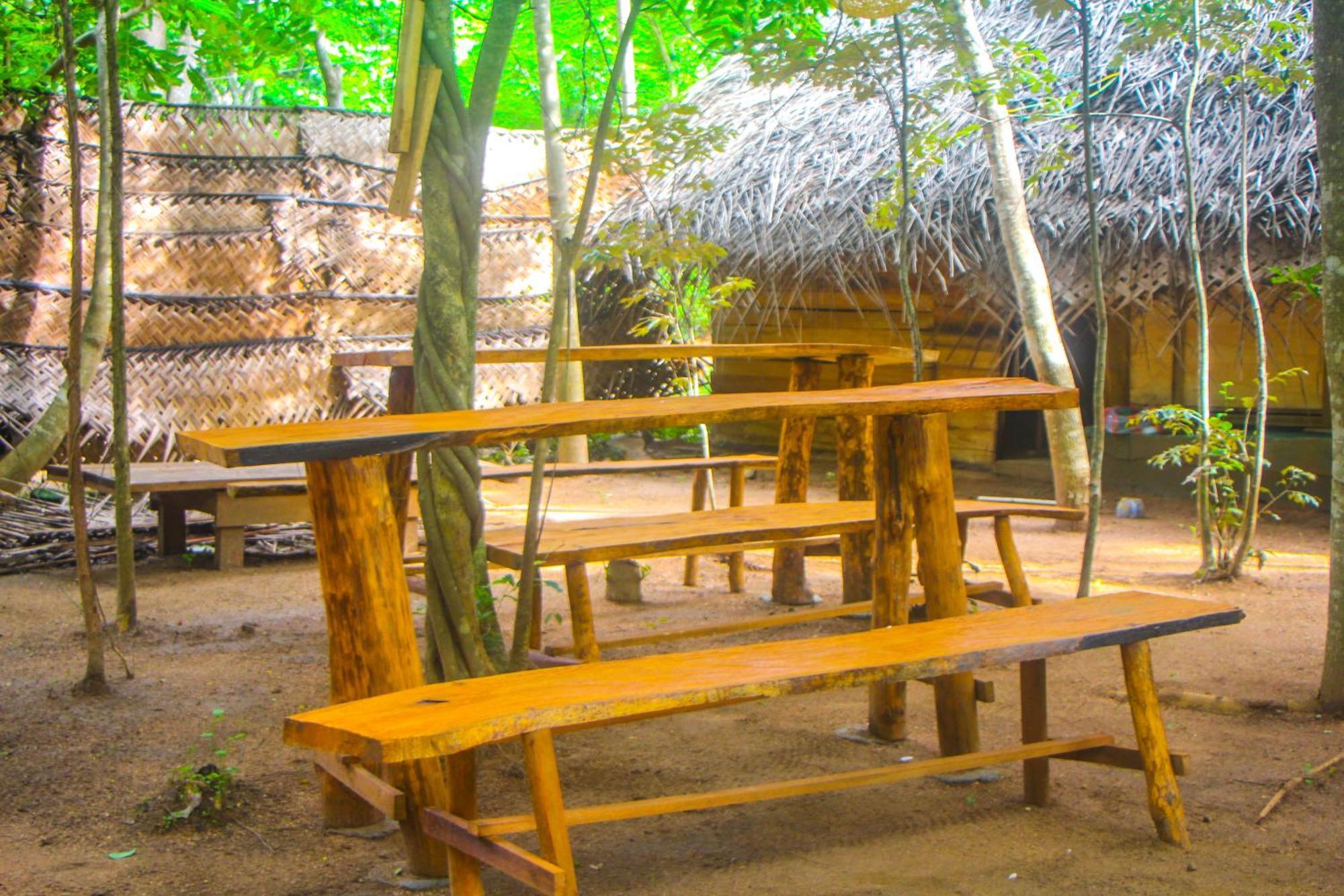 Jungle Host Hostel And Tree House Sigiriya Bagian luar foto