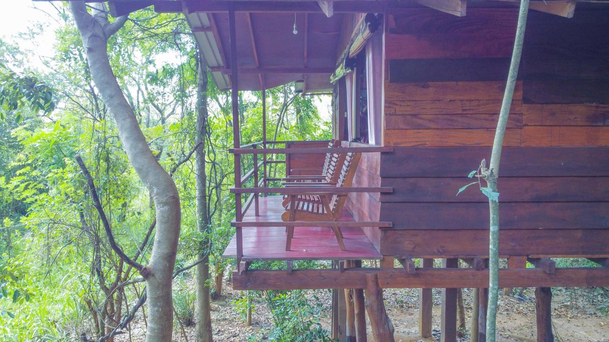 Jungle Host Hostel And Tree House Sigiriya Bagian luar foto